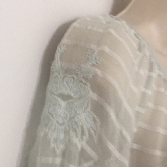 Lucky Brand sheer bell sleeve top - Picture 4 of 8